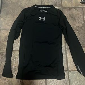 Youth under armour cold gear long sleeve black medium